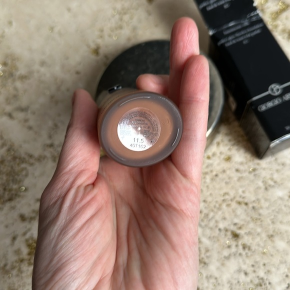 #11.5 Giorgio Armani Foundation - deep, peach. - Picture 5 of 5